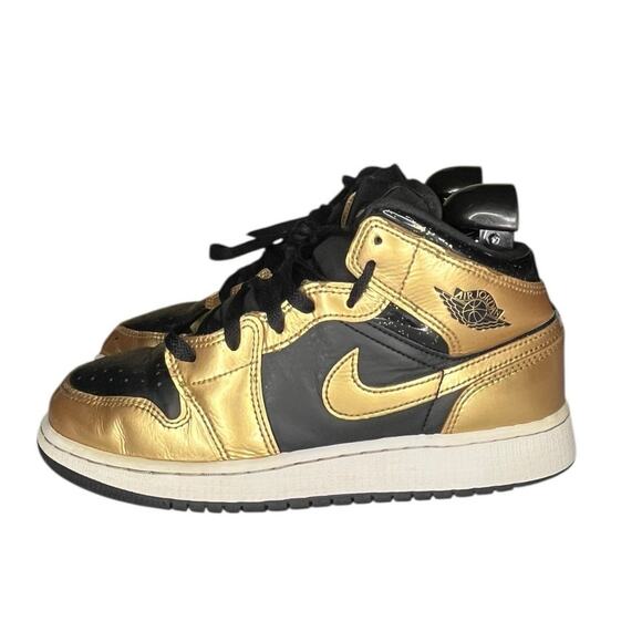 Nike Air Jordan Retro 1 Mid SE (GS) Size 5Y Metallic Gold DR6967-071 - Picture 1 of 6